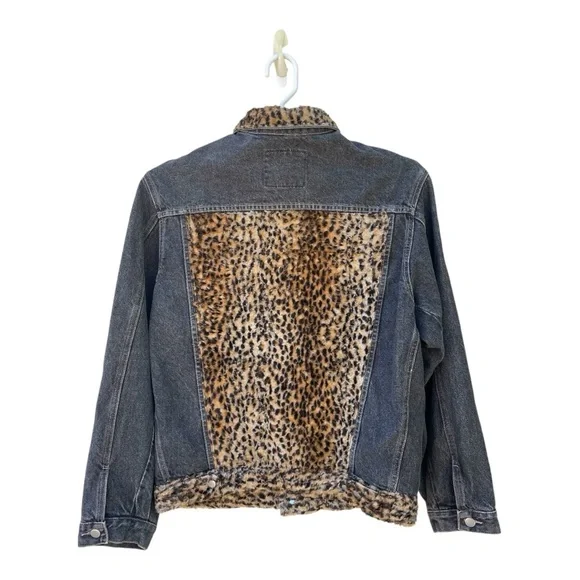 Vintage Trucker Denim Jacket with Faux Fur Leopard Print Trim - Size M